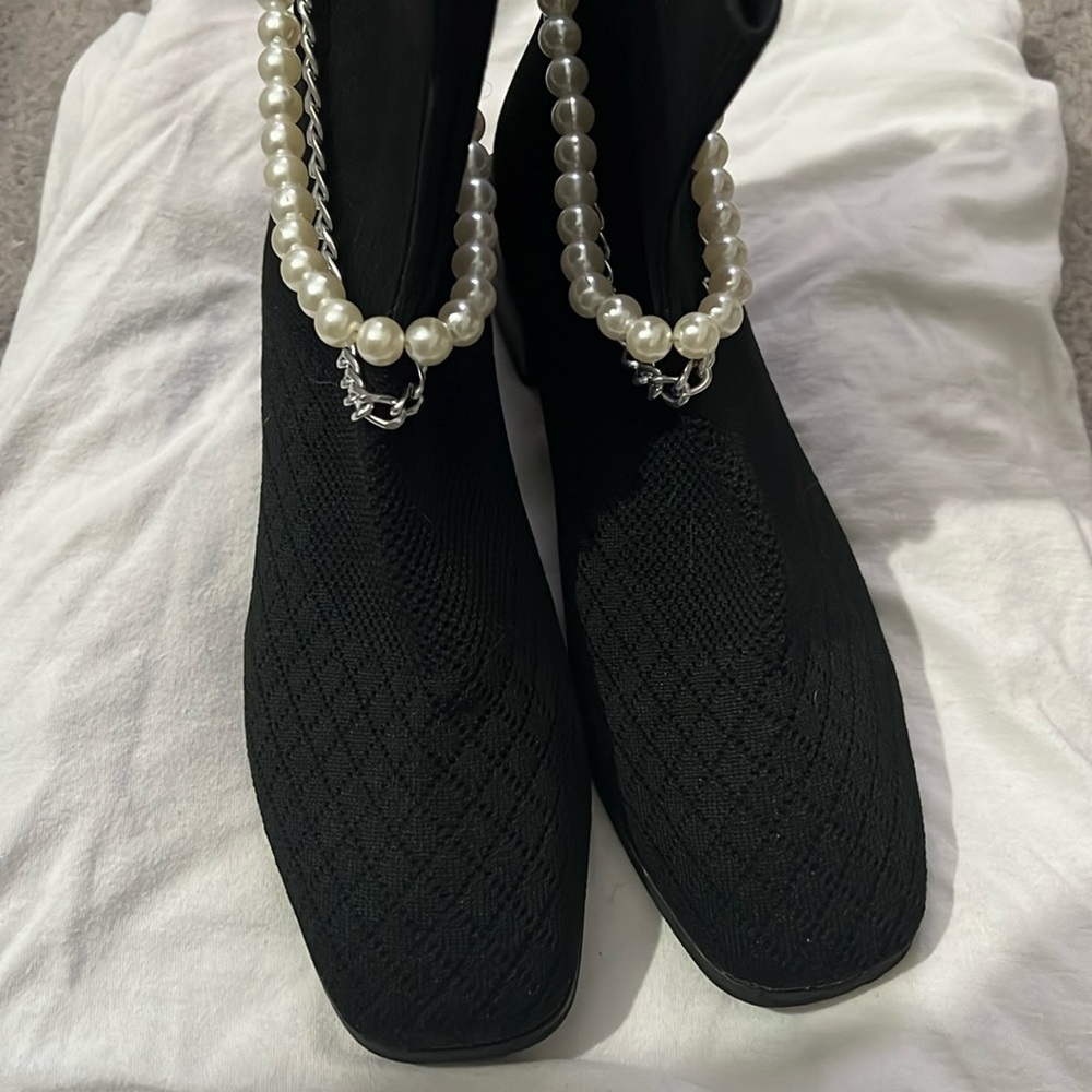 Black Ankle Boots with Pearl Accessory- 39 (7.5/8 US)